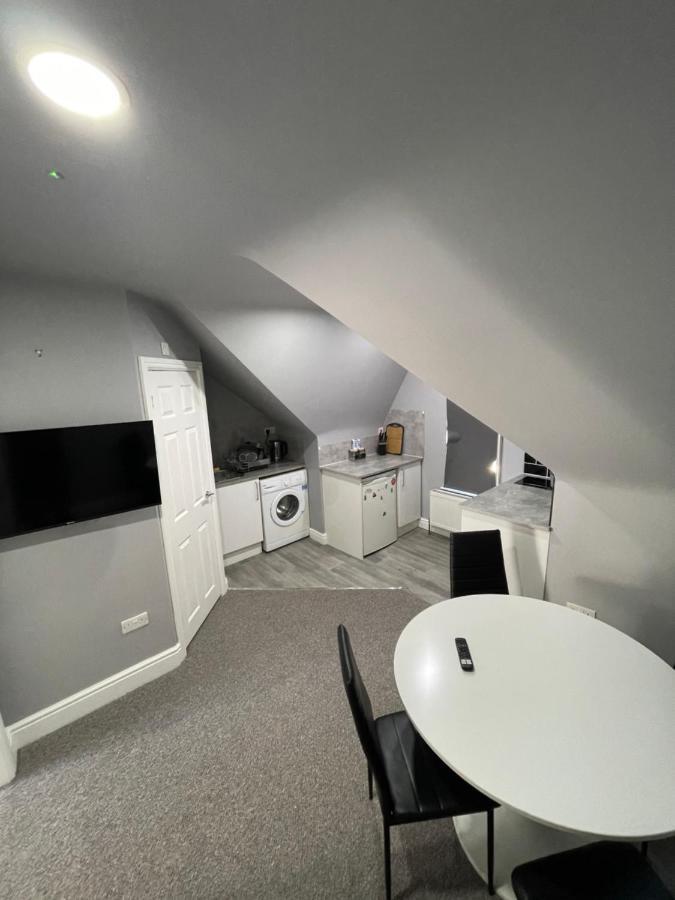 Appartamento Luton Short Term Lets - Cardiff Road Esterno foto